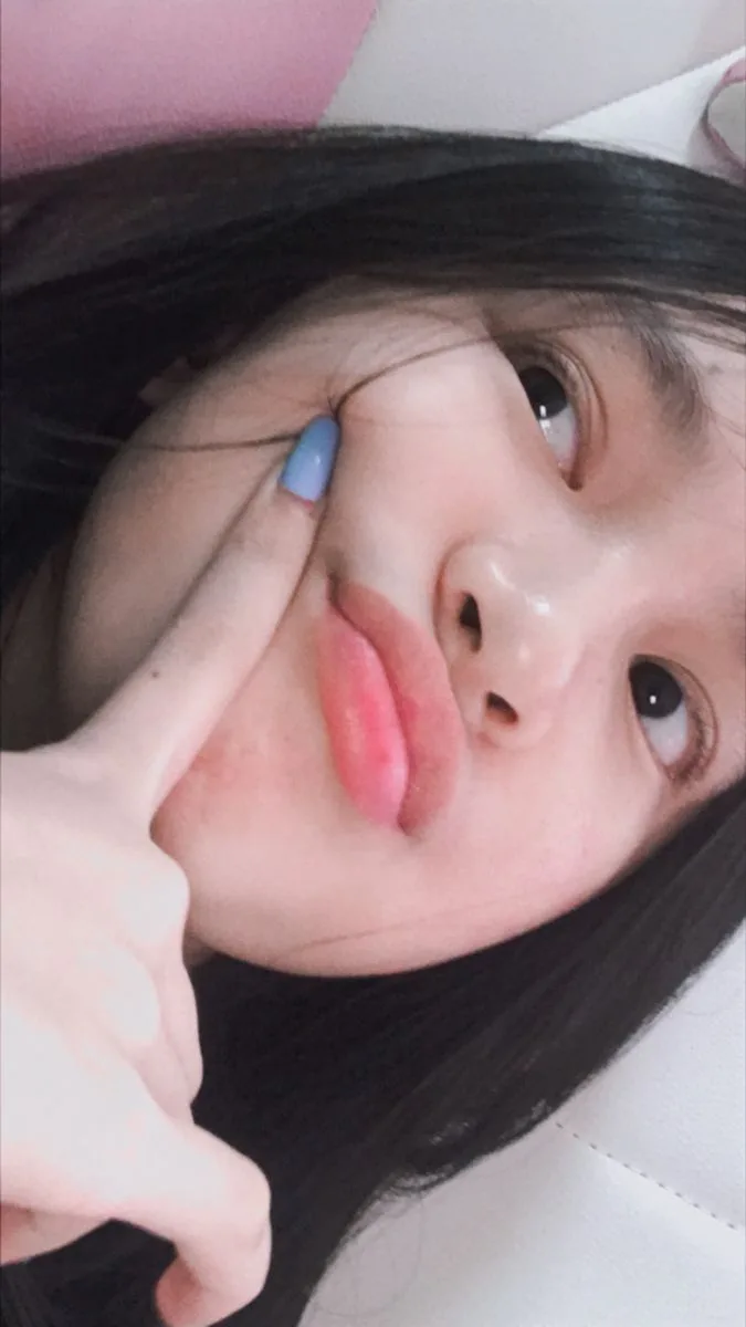 Bokep Indo – Cewek Mungil Hyper Bikin Sextape di Sofa