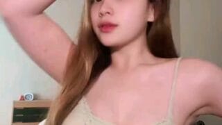 video trending hari ini für Erwachsene Makin Brutal Tante Kina Basahin Dulu Beb Mekinya - GindirViral