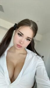 Video Iclik – Enak Banget Disusuin Toket Gede Kakak